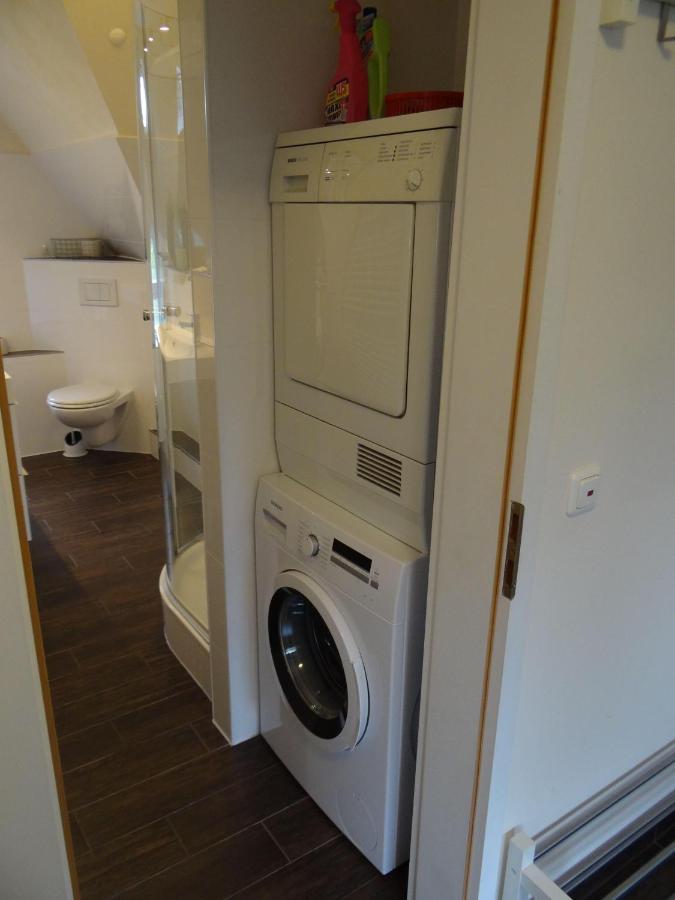 Ferienwohnung-Dg-Im-Reetdachhaus-Im-Ort-Welt Luaran gambar