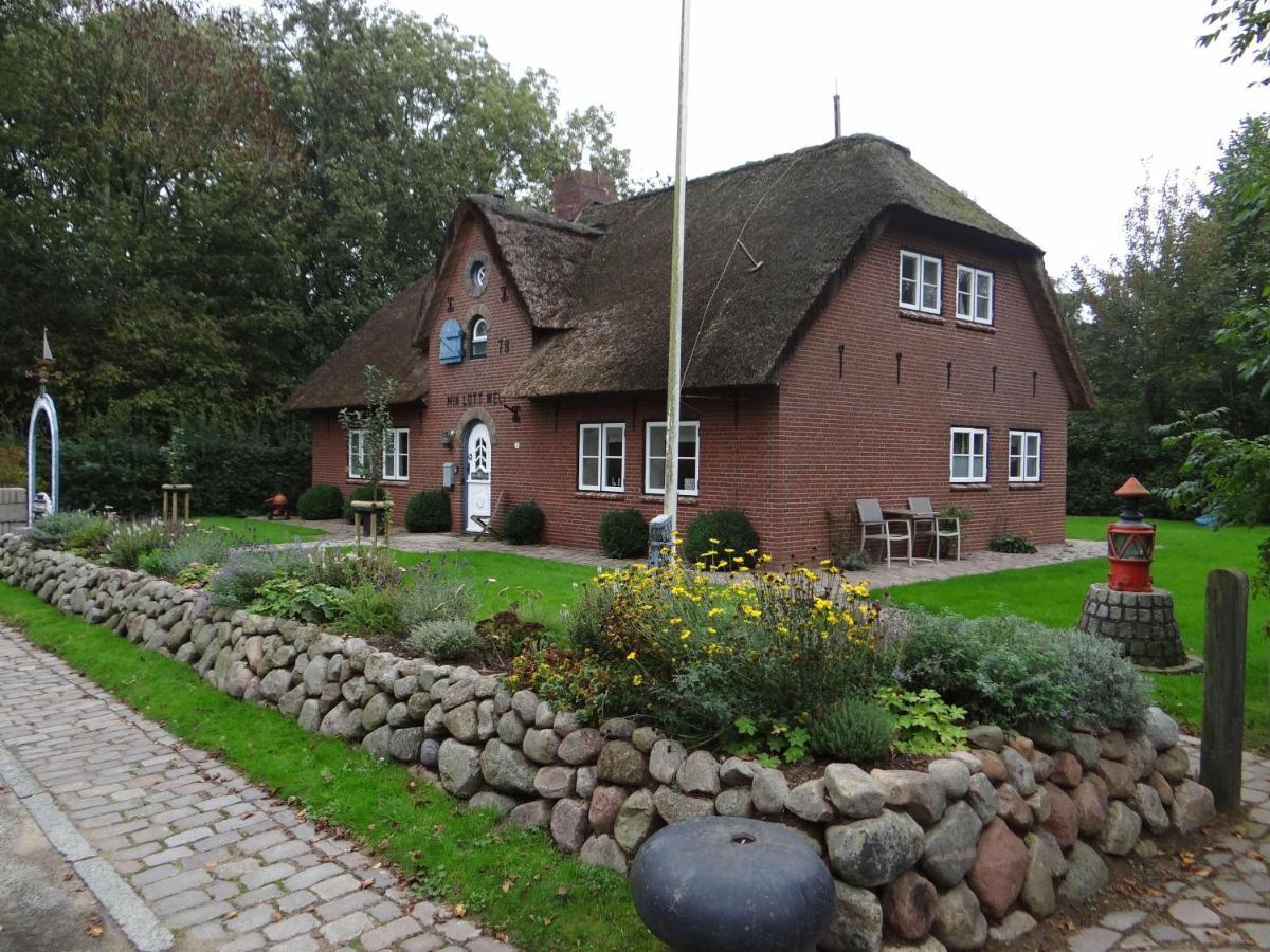 Ferienwohnung-Dg-Im-Reetdachhaus-Im-Ort-Welt Luaran gambar