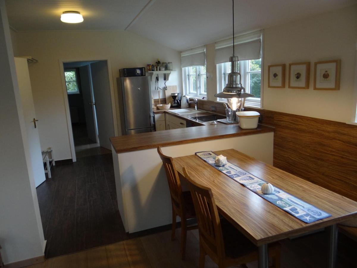 Ferienwohnung-Dg-Im-Reetdachhaus-Im-Ort-Welt Luaran gambar
